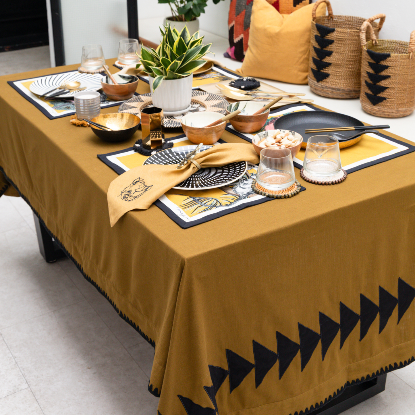 The Blade Spear Table Cloth