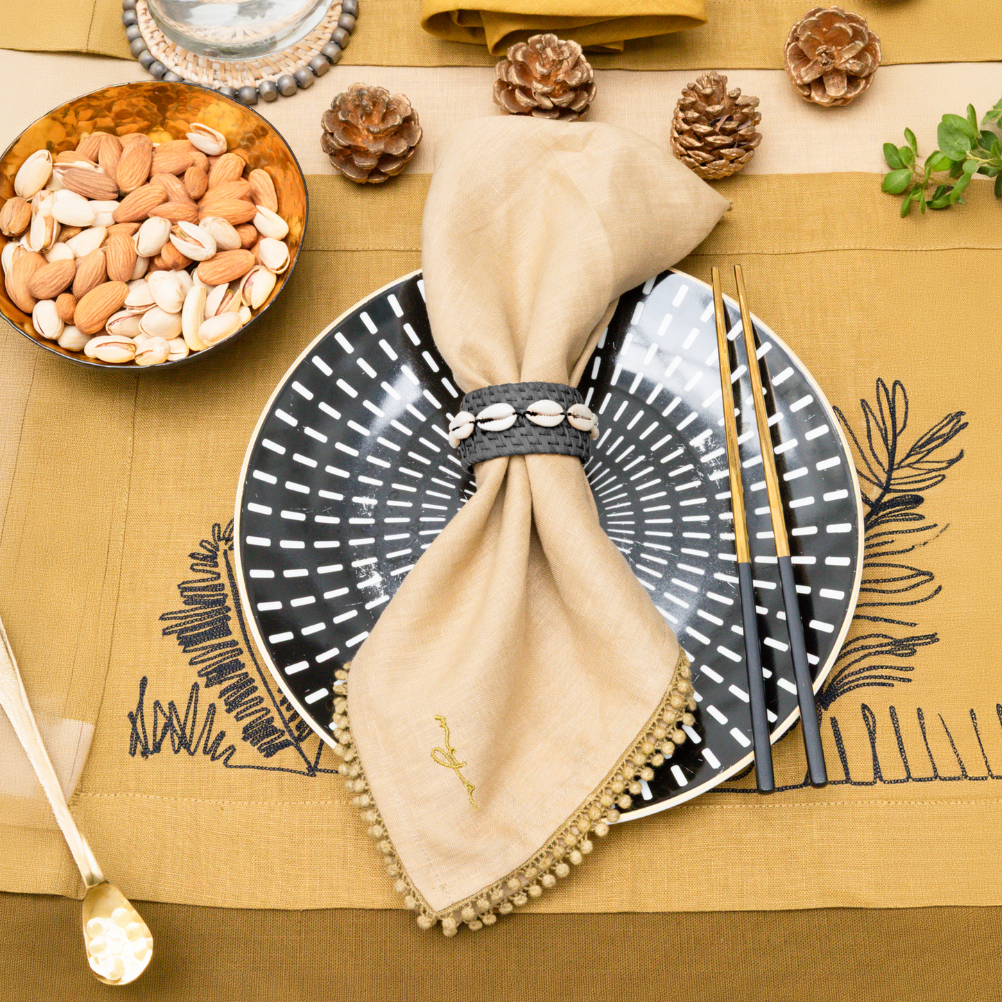 The Black Shell Napkin Ring